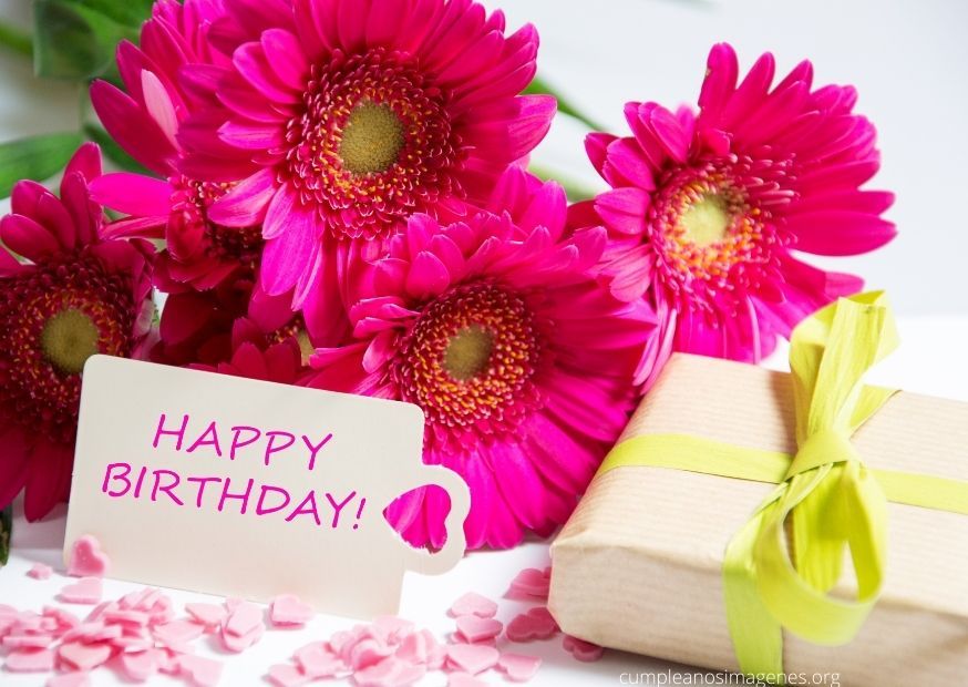 ≫ Tarjeta de felicitación para mujer con flores y regalo para imprimir -  Imágenes, tarjetas y frases de cumpleaños
